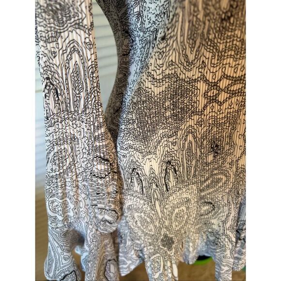 Essentials by Milano Black and White Paisley Blouse - Picture 4 of 8